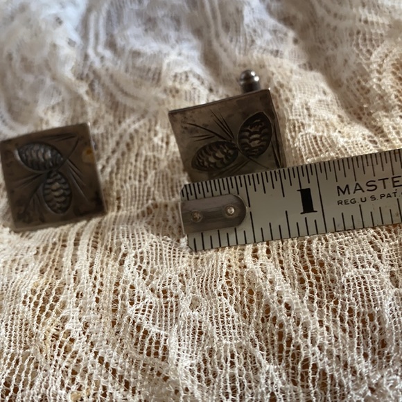 Vintage Stuart NYE sterling marked square pinecone design angled cuff links - Picture 7 of 8